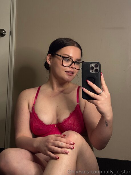 Holly X Star star img