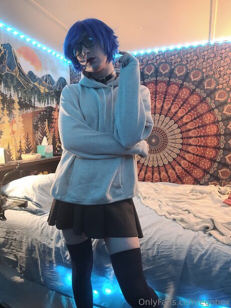 Egobox beautiful model photo