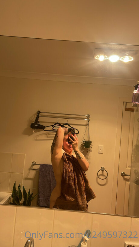 U249597322 nude star photos