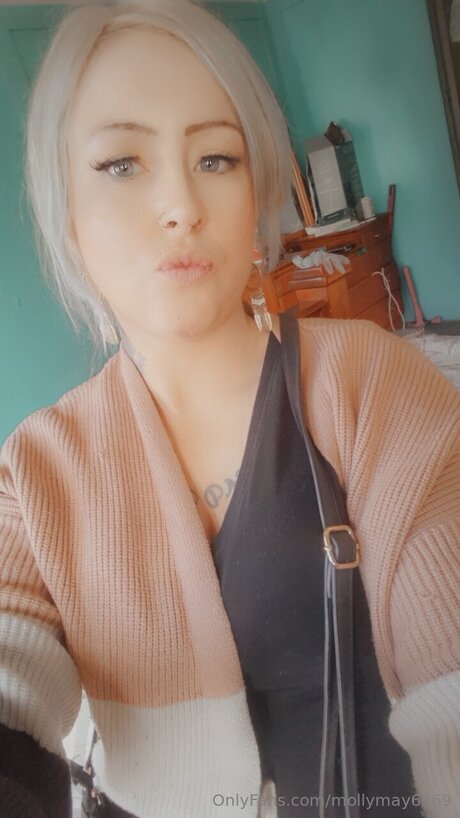 Mollymay6969 star nude photo