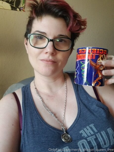 Nerdy Dragon Queen Free model pretty photos