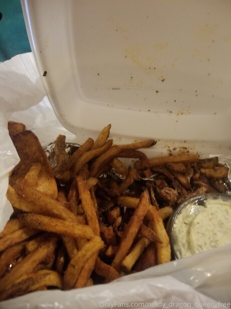 Nerdy Dragon Queen Free model erotic pic