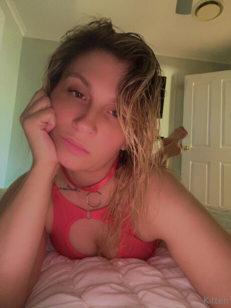 Skitzz model adult pictures