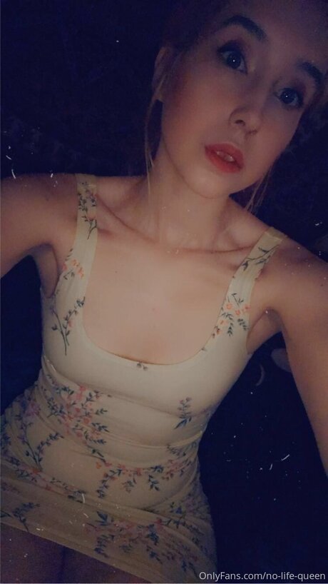 No Life Queen model free image