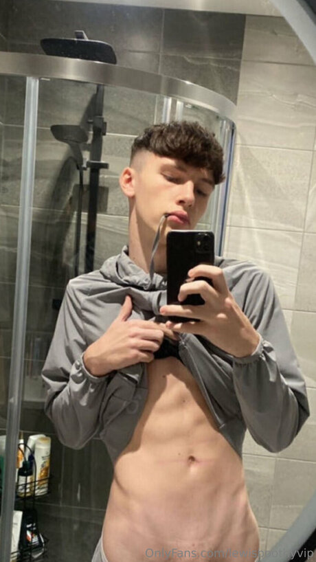 Lewisboothyvip star top image