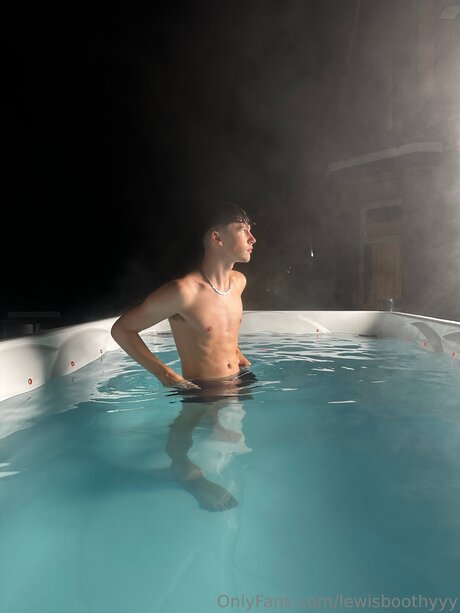 Lewisboothyvip model high quality img