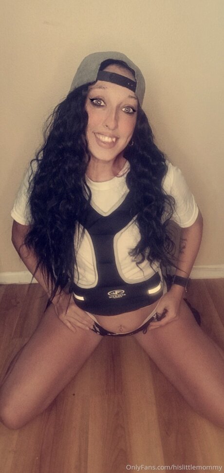 Hislittlemommy nude pornstar photo