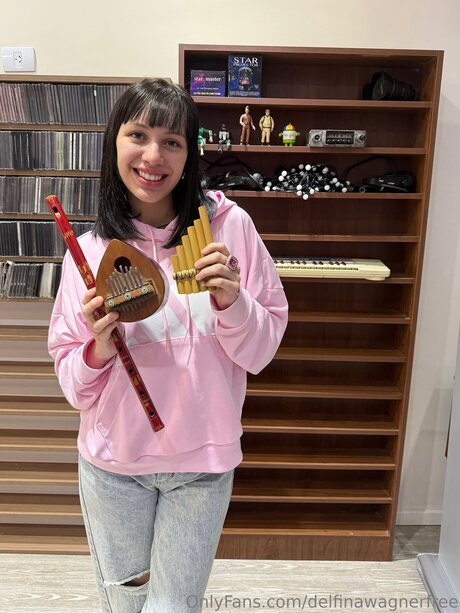 Delfinawagnerfree star adult gallery