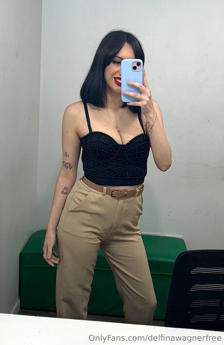 Delfinawagnerfree sexy pornstar image