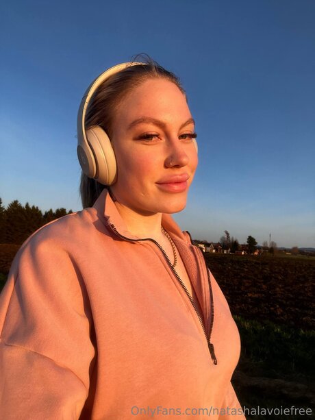 Misslavoiefree sex model pics