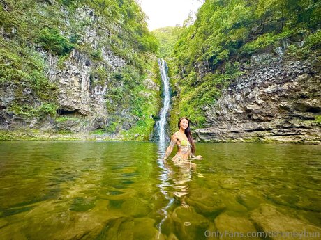 Tkhoneybun model hd picture