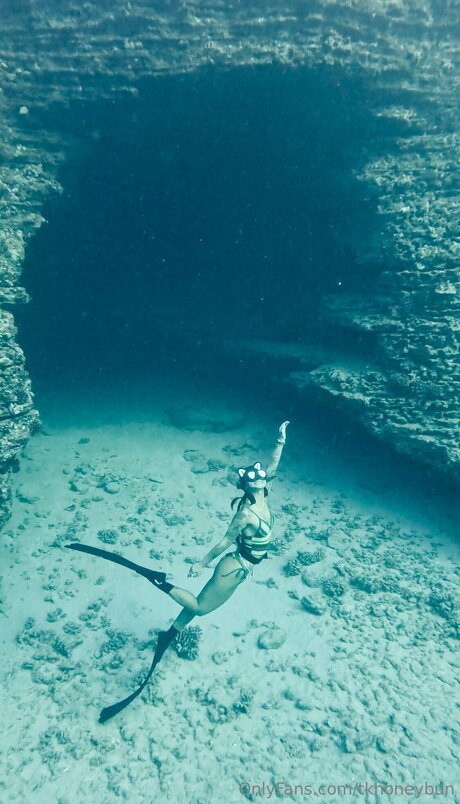 Tkhoneybun sexy pornstar pics