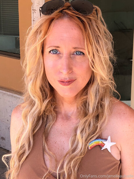 Jenelleaubade star free photos