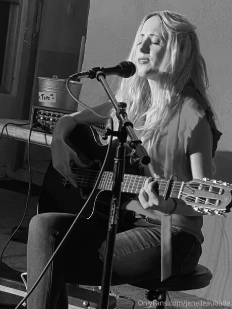 Jenelleaubade art star gallery