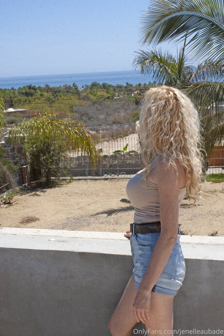 Jenelleaubade best star image