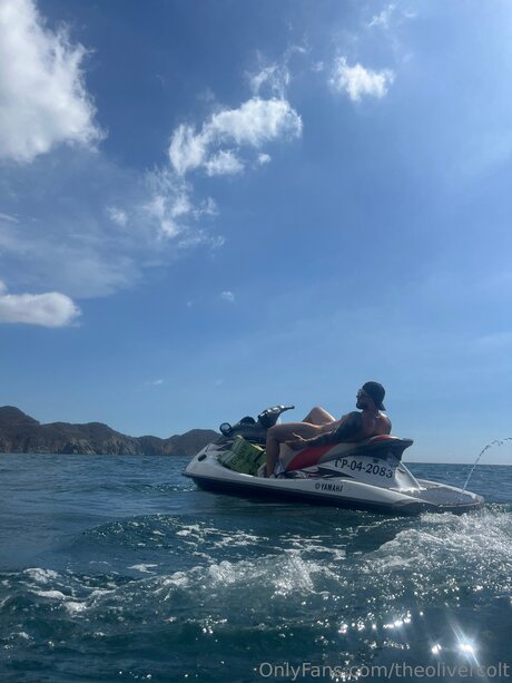 Theolivercolt free actress pictures