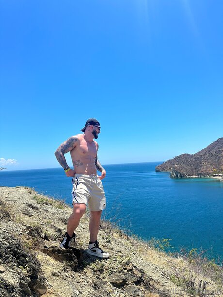 Theolivercolt model perfect img