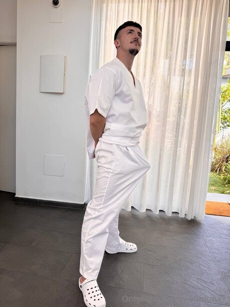 Yeribluexx hot star pics