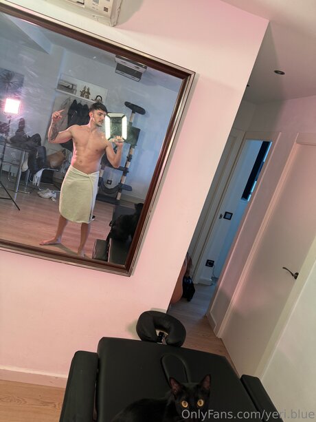 Yeribluexx exclusive pornstar images