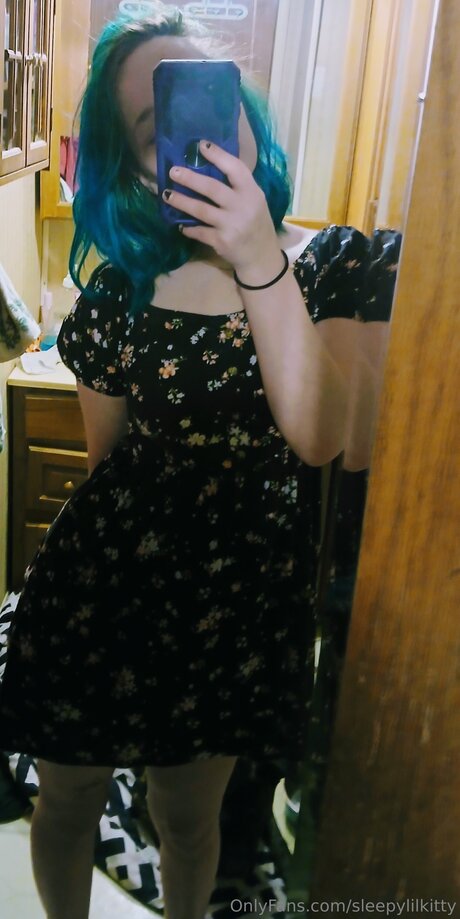 Sleepylilkitty star top images