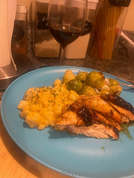 Lyssal07 art star galleries