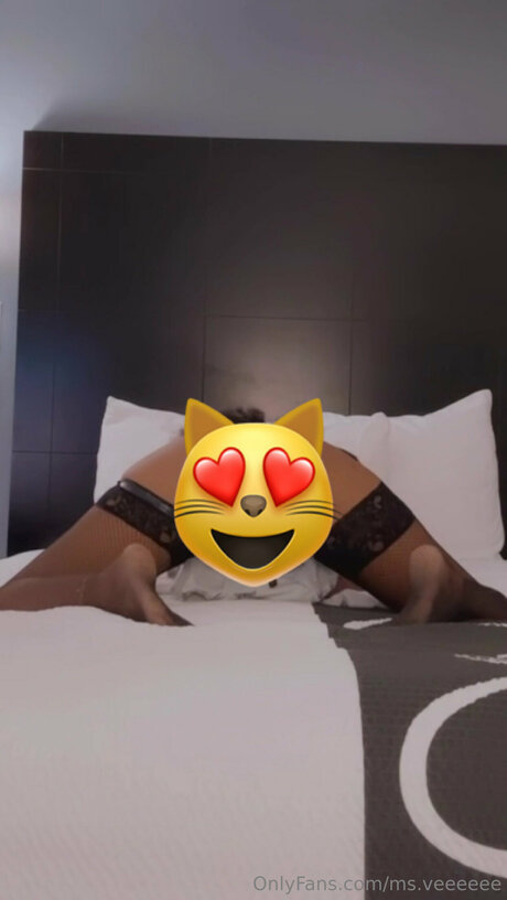 Ms Veeeeee erotic star images