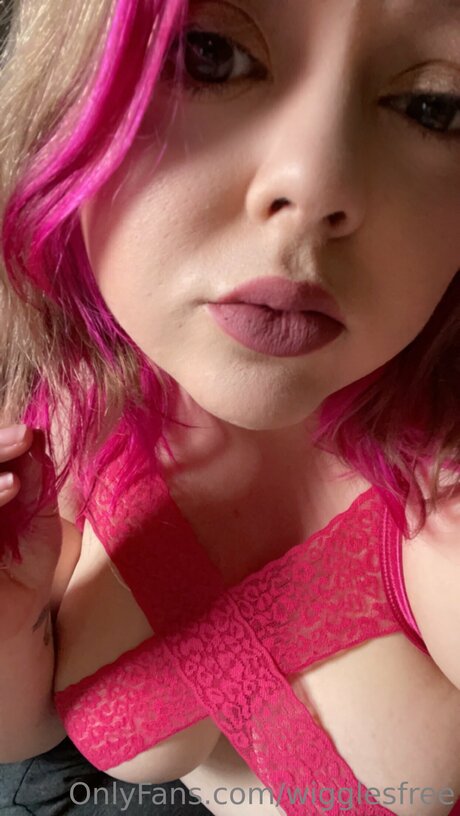 Wigglesfree model sex pics