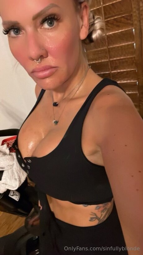 Sinfullyblonde star beautiful gallery