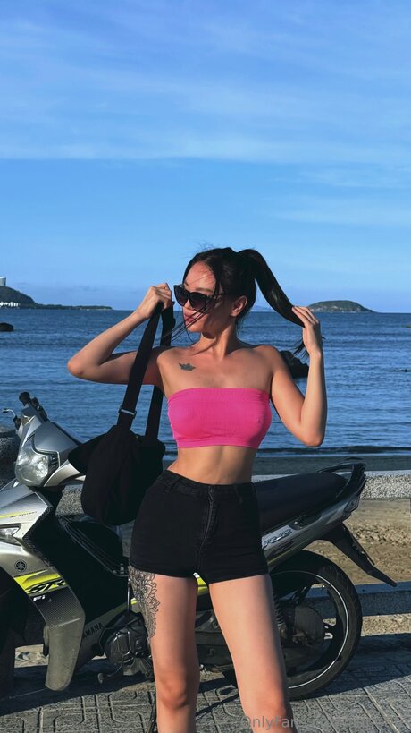 Liapetite sex model pic