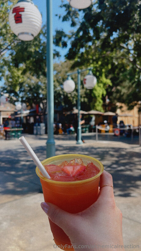 Alchemicalreaction nudes star picture