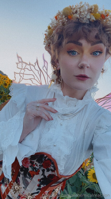 Alchemicalreaction beautiful model pic