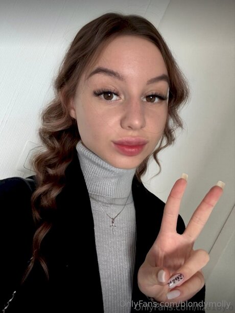 Blondymolly star high quality photo