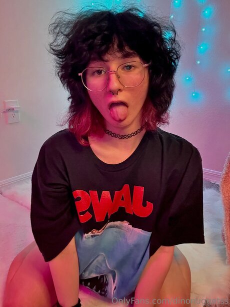 Dinonuggetss star naked pic