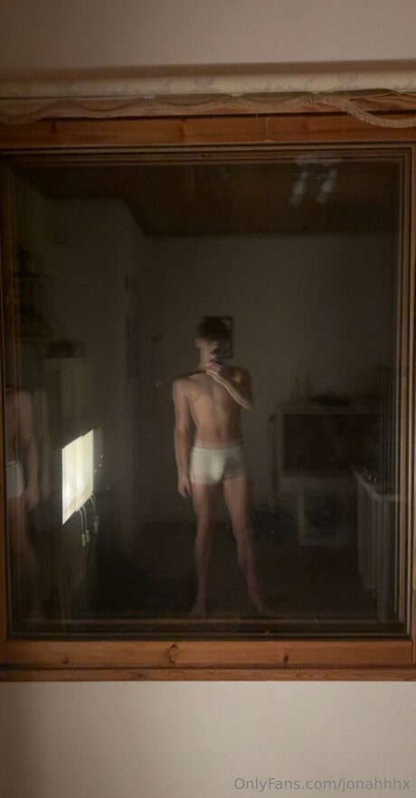 Jonahhhx star erotic pic