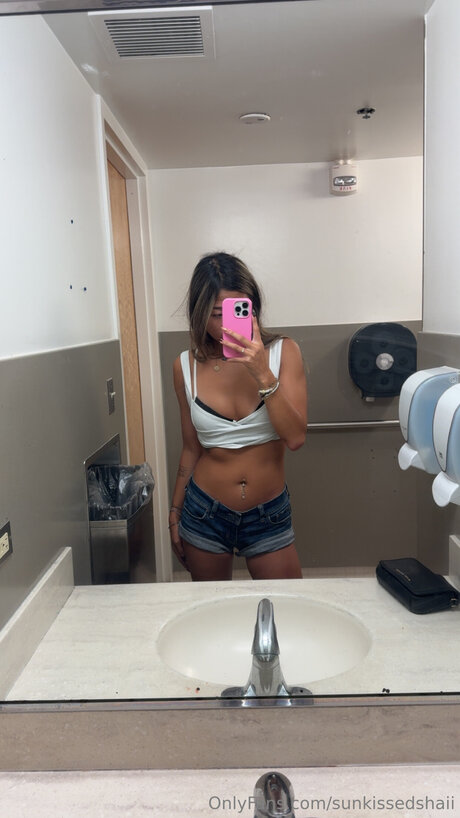 Sunkissedshaii model xxx pictures