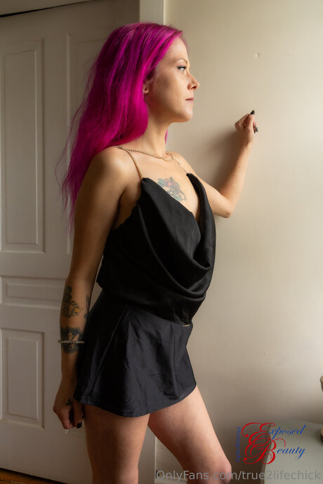 True2lifechick model erotic gallery