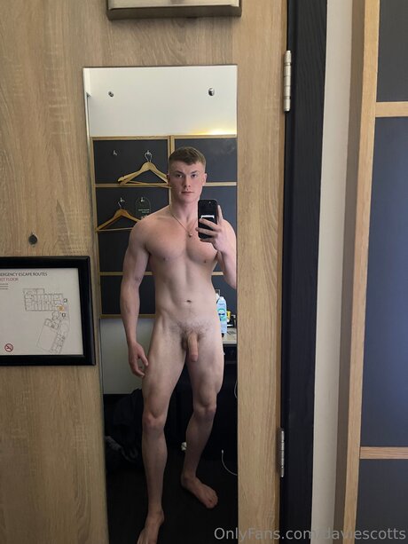 ginger muscle onlyfans exclusive photos