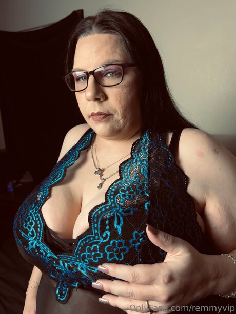 Remmyvip model perfect image