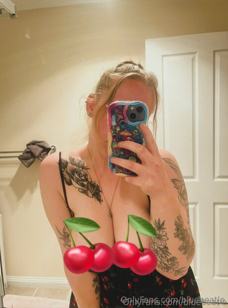 Bluebeatle model hot image