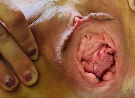 Lovelylittlelady92 free pornstar picture