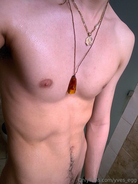 Yves Egg top model photo