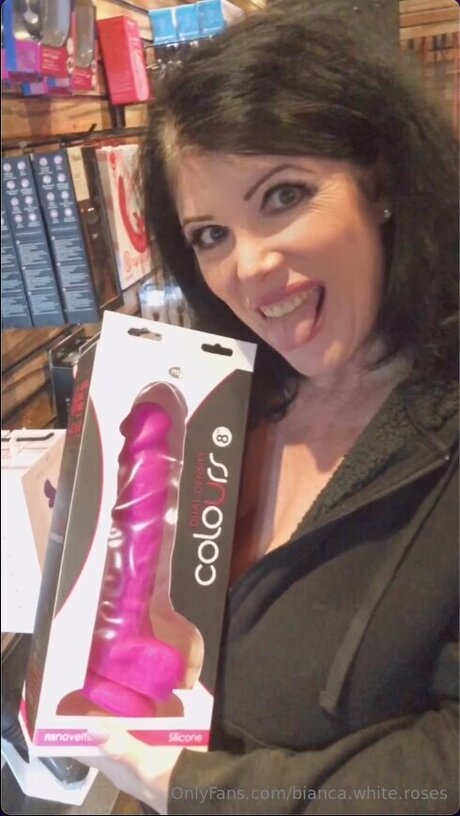 Bianca White Roses star nudes image