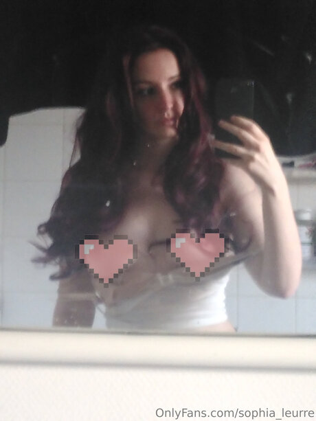 Sophia Leurre naked actress archive