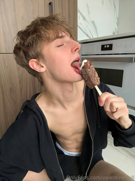 Valentino Hill naked pornstar img