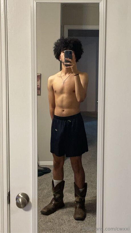 Cwxxi pornographic star image