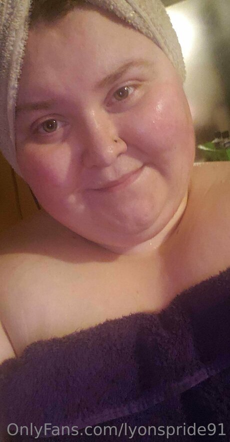 Lyonspride91 model exclusive pictures