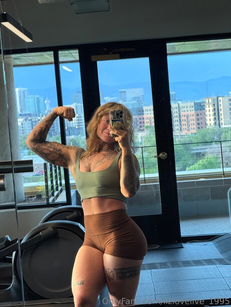 Lizlovelive 1995 model high quality pic