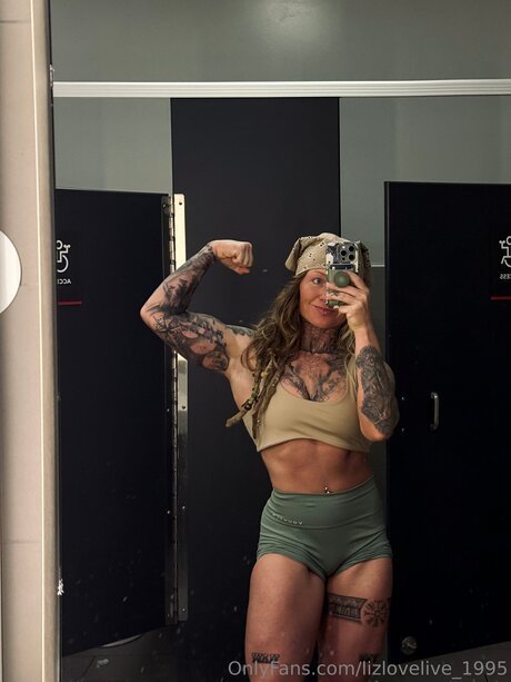 Lizlovelive 1995 pornstar nice photo