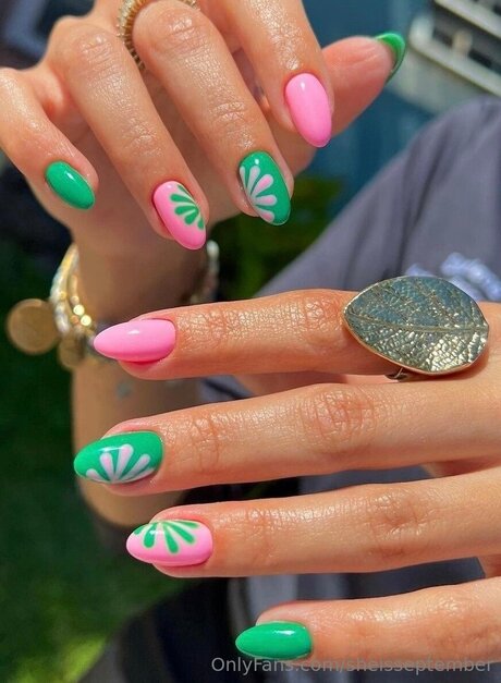 Sheisseptember exclusive pornstar galleries