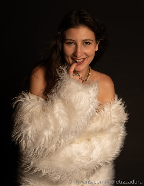 Violetizzadora nudes star img